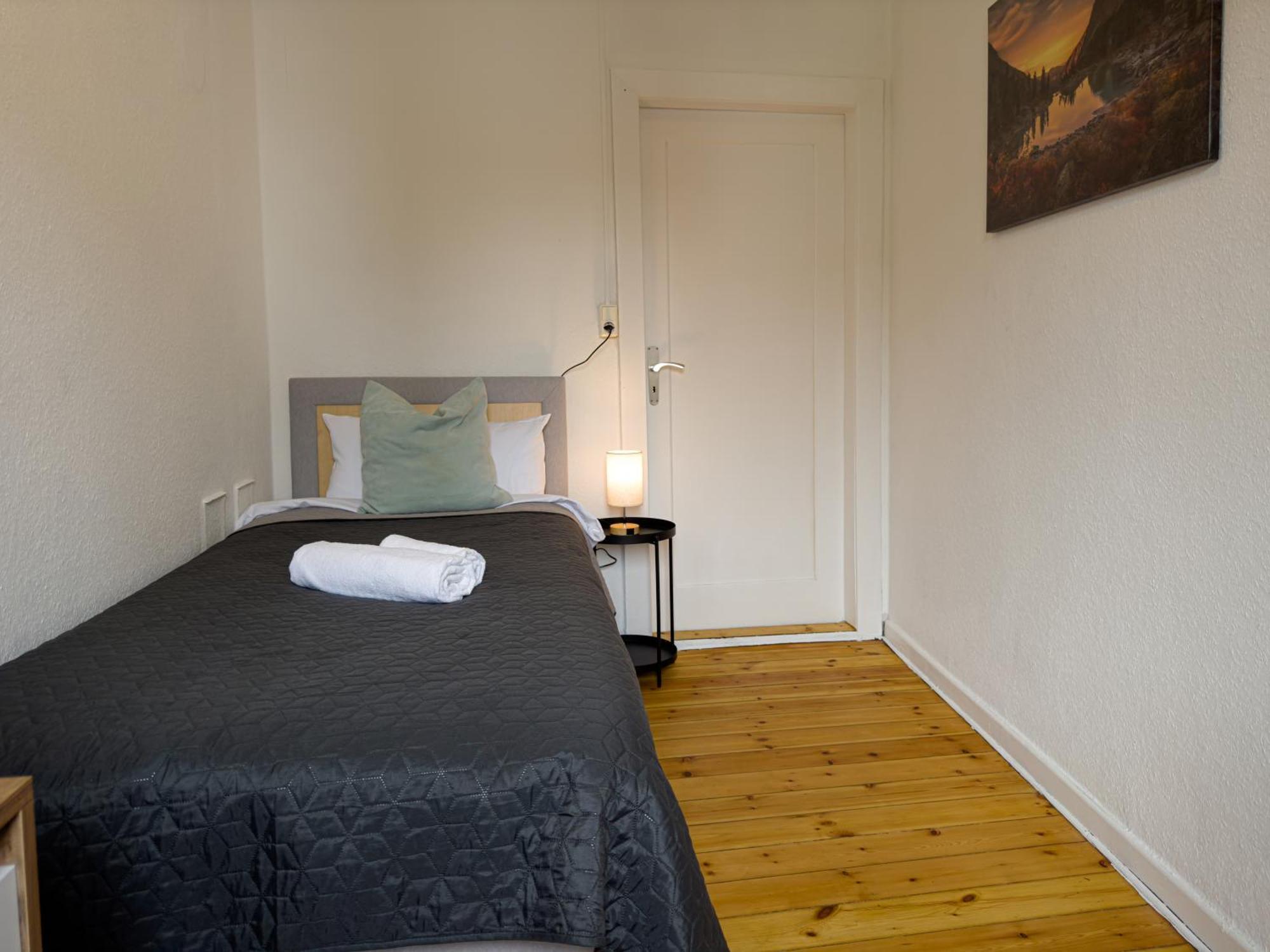 Immostay #8 - Haus Fuer 13 Personen Mit 7 Zimmer - Grosser Garten & Grill, Free Parking, Wlan BRE Dış mekan fotoğraf