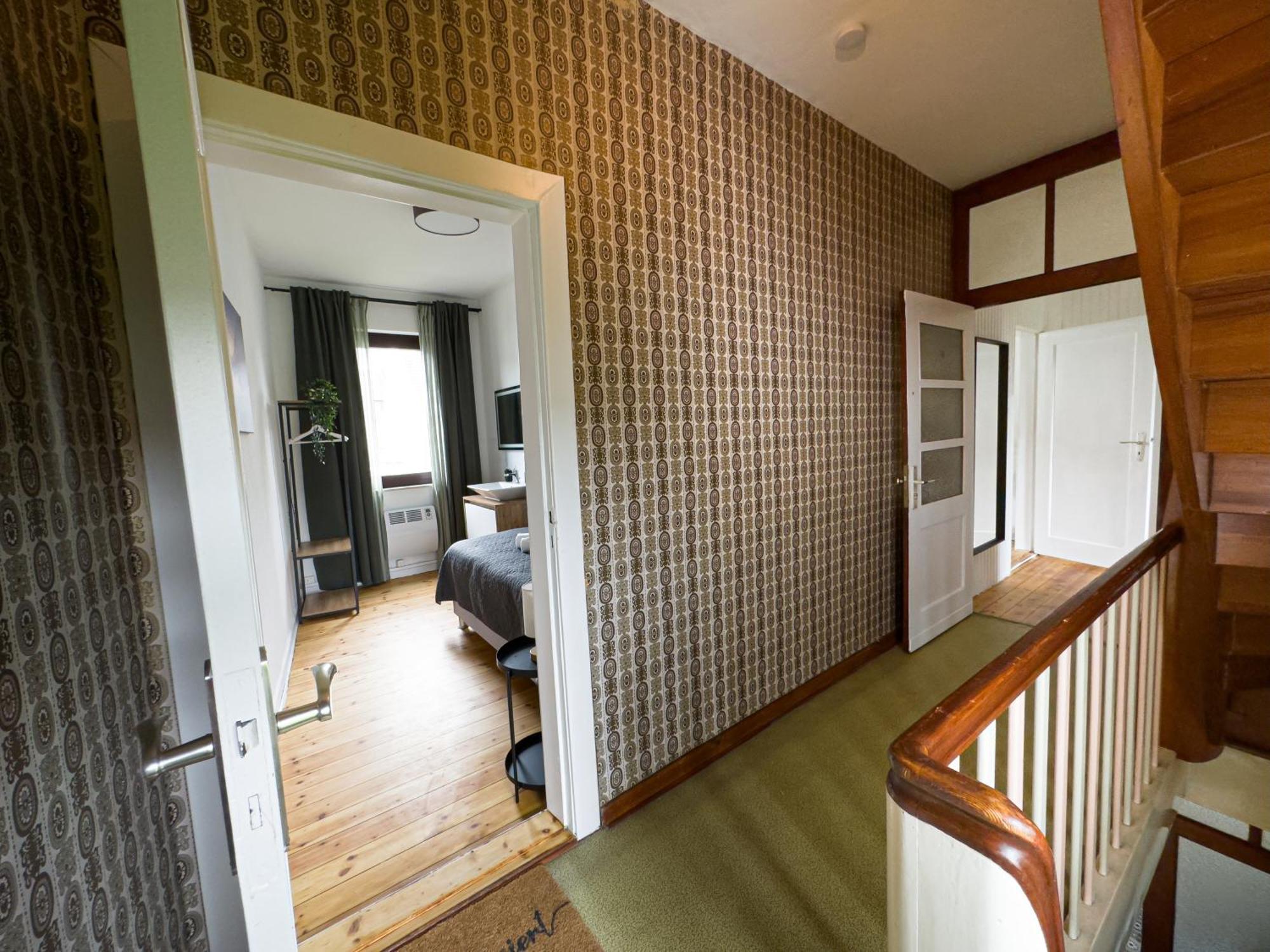 Immostay #8 - Haus Fuer 13 Personen Mit 7 Zimmer - Grosser Garten & Grill, Free Parking, Wlan BRE Dış mekan fotoğraf