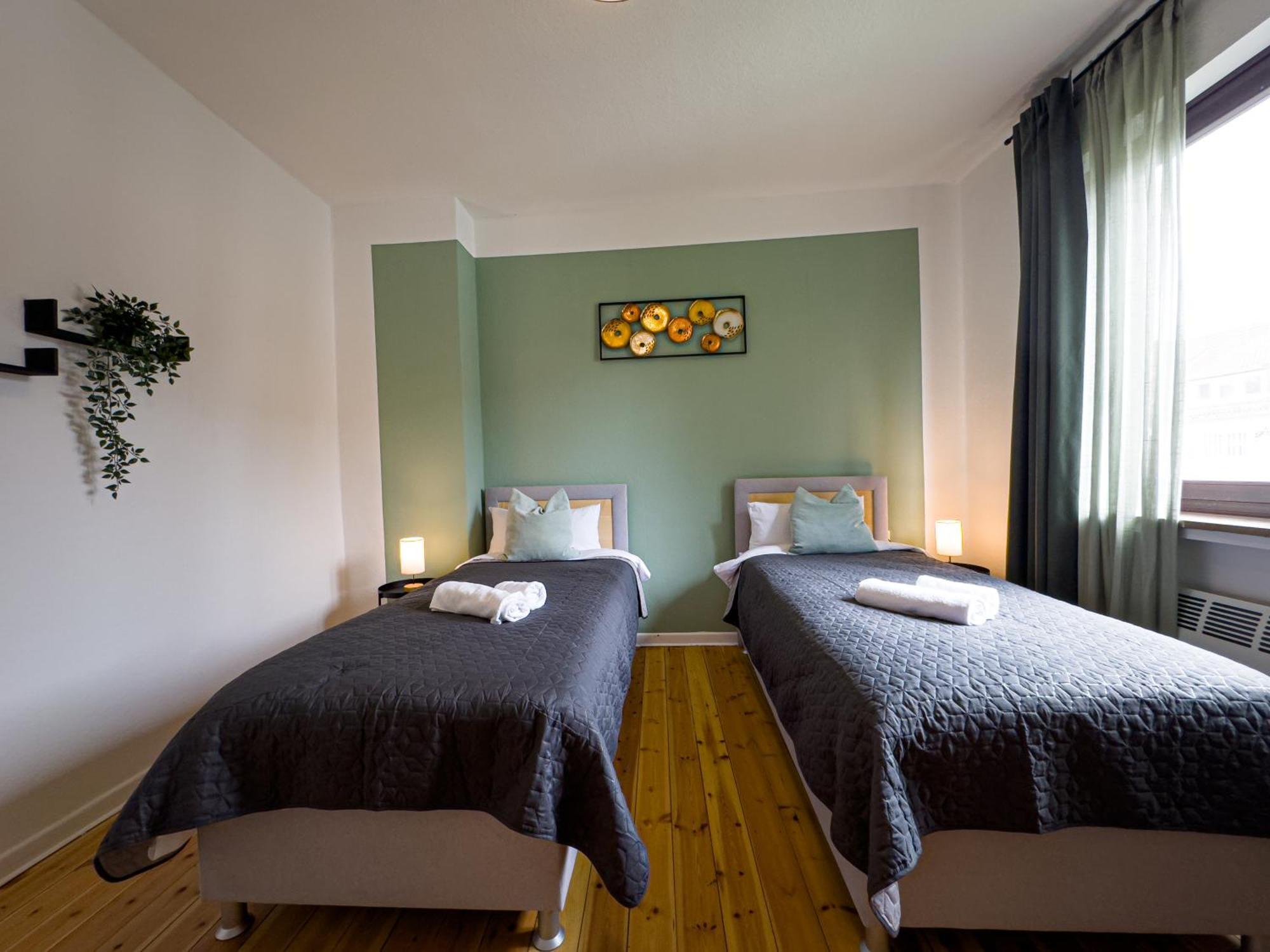 Immostay #8 - Haus Fuer 13 Personen Mit 7 Zimmer - Grosser Garten & Grill, Free Parking, Wlan BRE Dış mekan fotoğraf